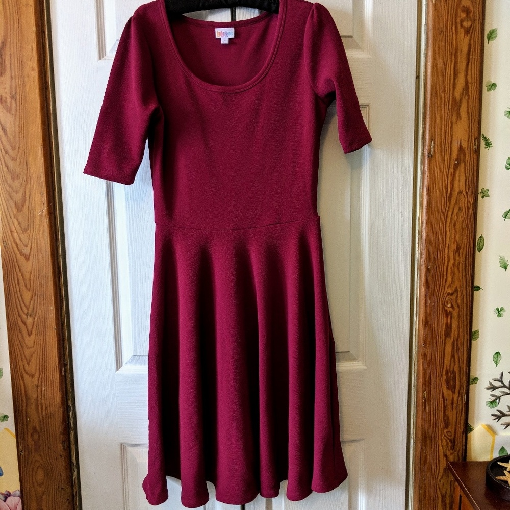 NWOT Lularoe Large Raspberry Nicole